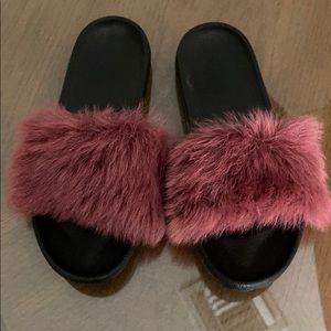 UGG SLIDE